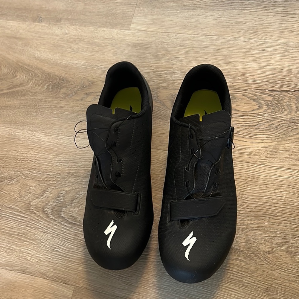 Mens spin shoes